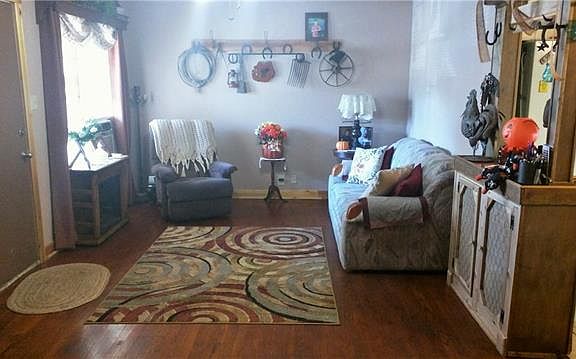2nd image of 1805 Mohican St