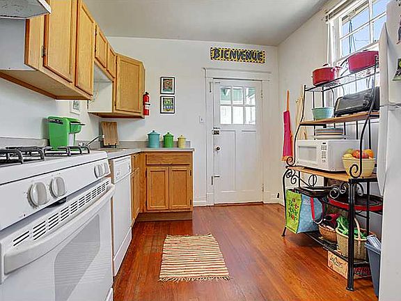 2nd image of 7901 Panola St