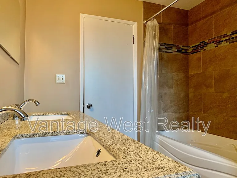 2009A Polo Rd — Photo 12