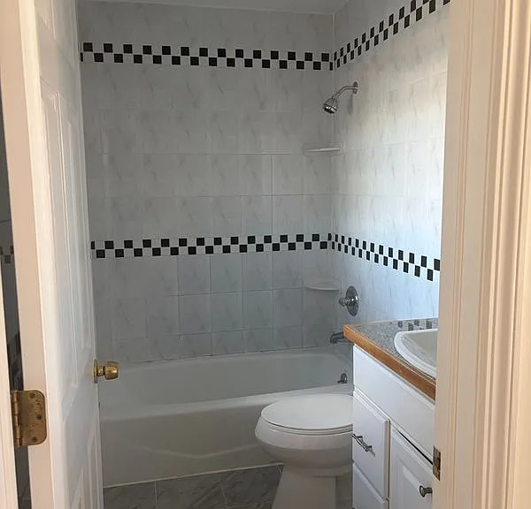 229 Kingston Ave #2 — Photo 6