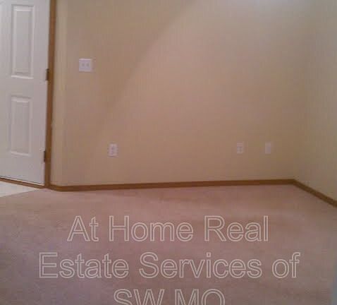 3rd image of 5556 N Green Ln