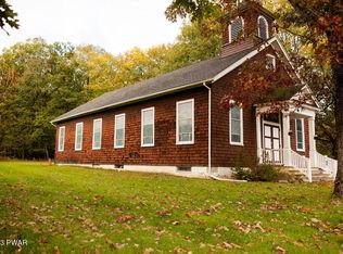 228 Route 590, Greeley, PA 18425