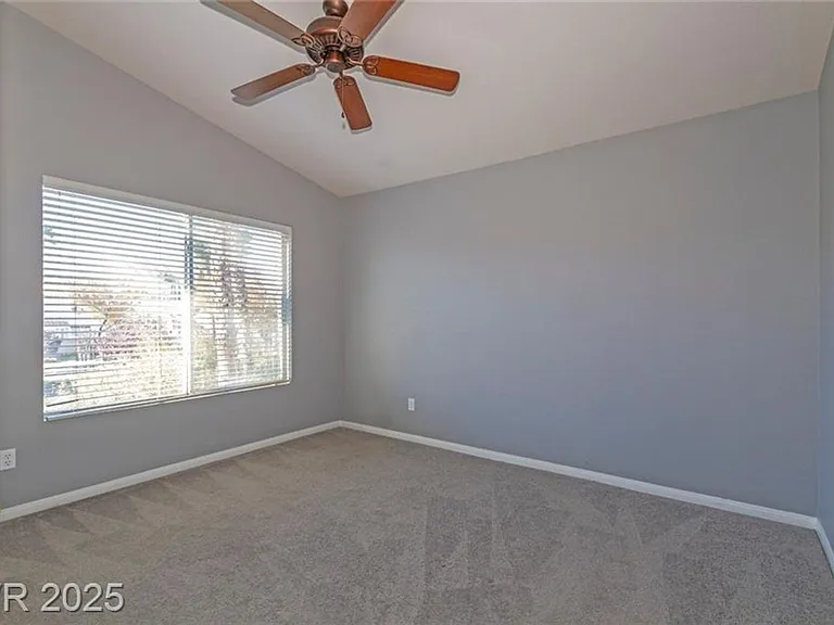 2121 Whitebirch Ln — Photo 15