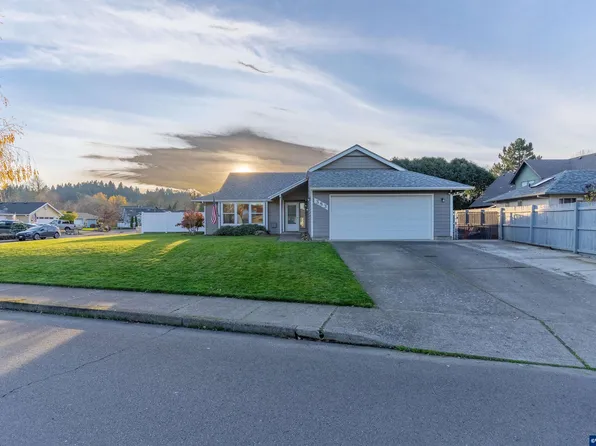 383 SW Wyatt St, Dallas, OR 97338