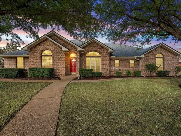 1221 Darbyton Dr, Hewitt, TX 76643