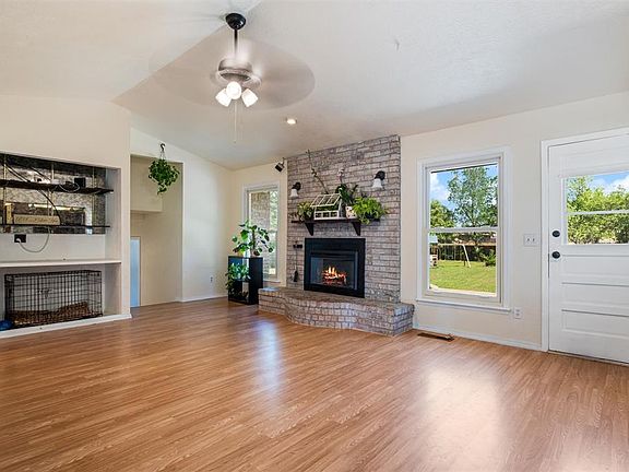 4th image of 1825 W David Dr