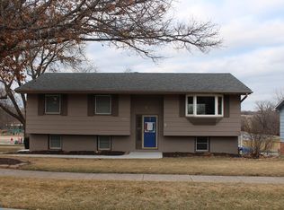 8913 Boston Ave, Urbandale, IA 50322