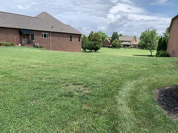 3rd image of 228 Savannah Park Dr