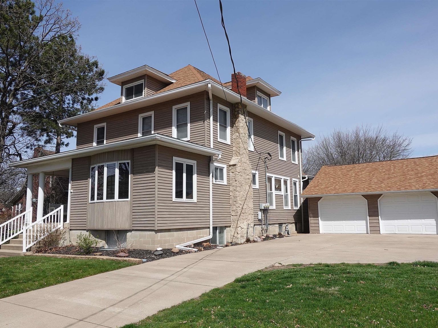 579 E Losey St, Galesburg, IL 61401 Zillow