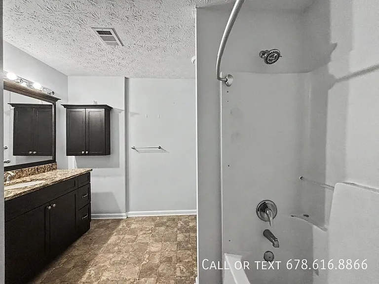 560 Lee Byrd Rd #B — Photo 13