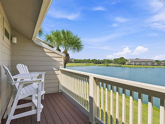 5th image of 171 Driftwood Bay S Unit 105