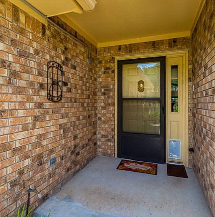 3rd image of 206 Palo Verde Dr