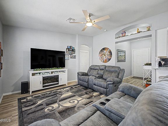 5th image of 11538 E MEDINA Avenue
