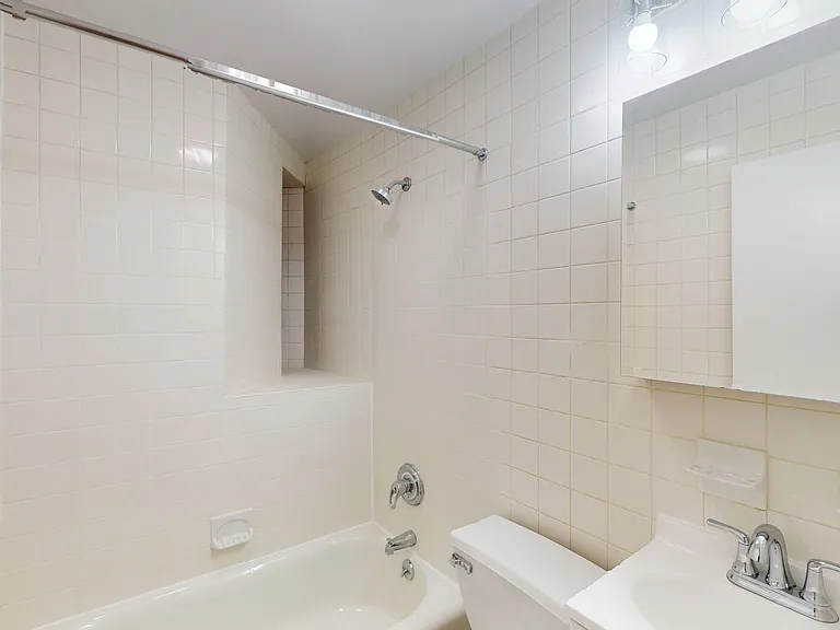 417 E 65th St #22 — Photo 11