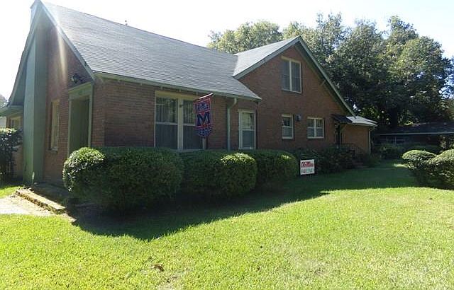 2nd image of 903 Arnold Ave
