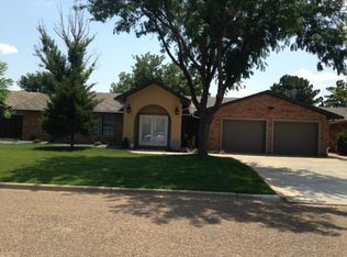 2511 Holliday St, Plainview, TX 79072