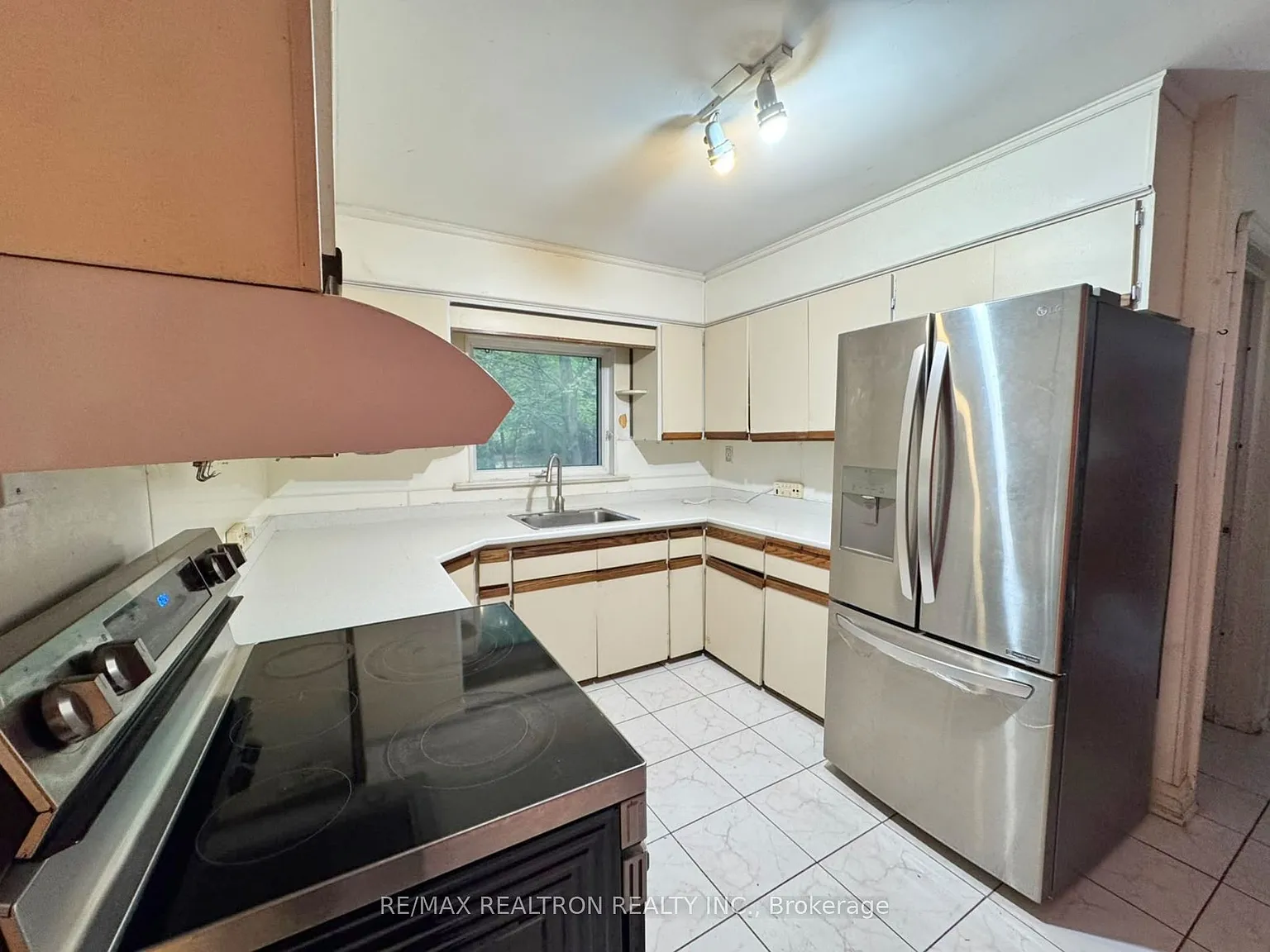 3 bed, $2,950 — Photo 4