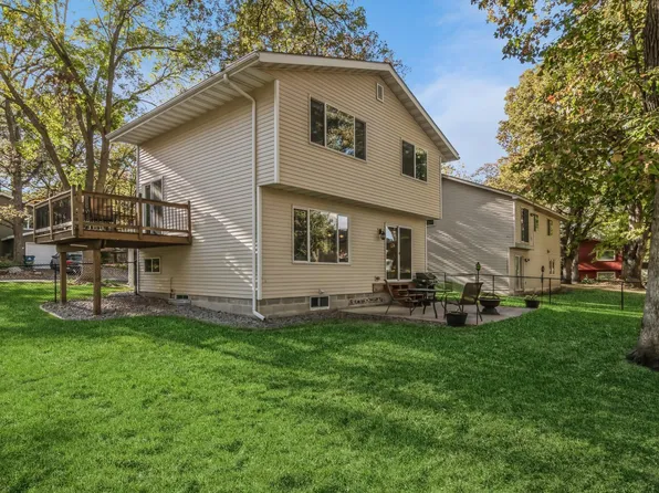 10830 Linwood Forest Dr, Champlin, MN 55316