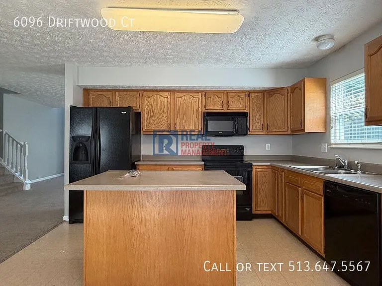 6096 Driftwood Ct — Photo 3