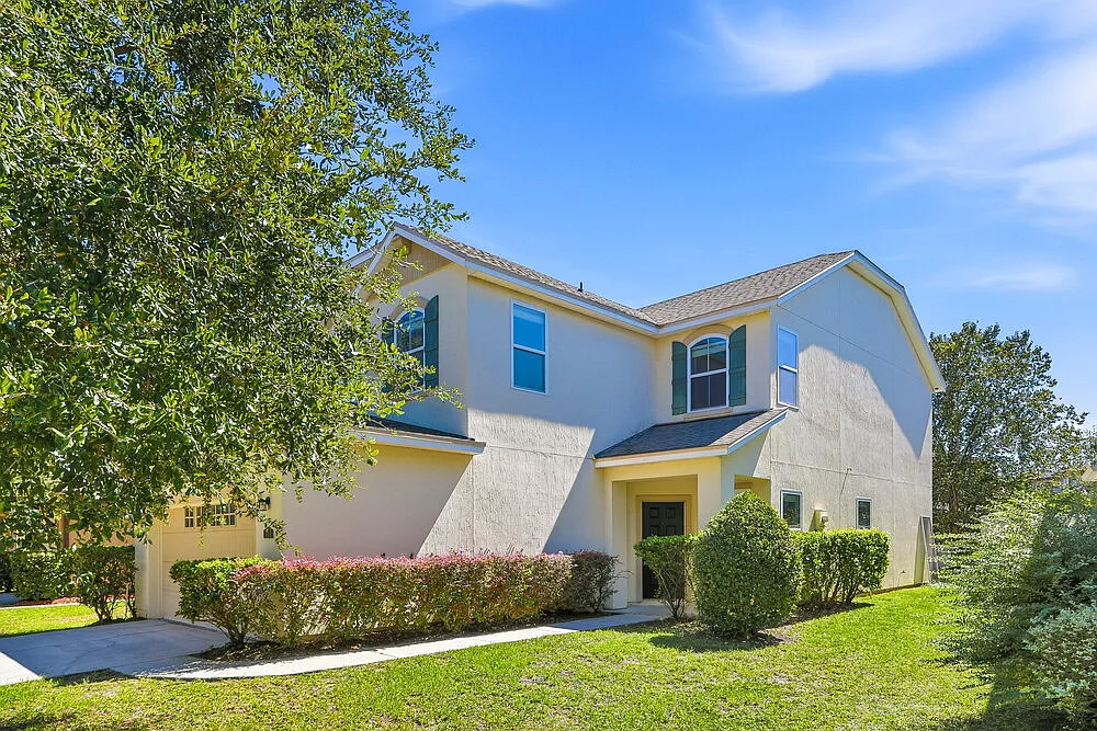 3 bed, 2.5 bath, 2455 sqft, $2,485 — Photo 2