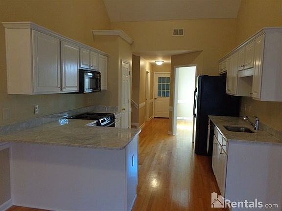 5th image of 1531 Apple Grove Ln