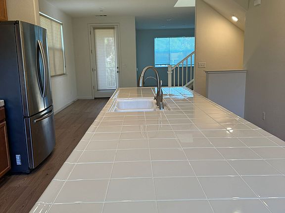 5th image of 943 Phelan Ave