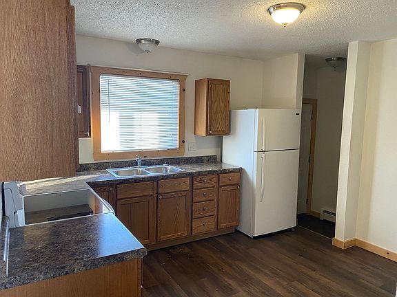 2nd image of 601 2nd Ave W