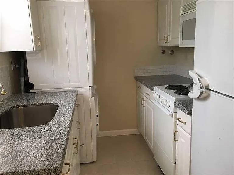 1949 Taylor St #8 — Photo 6