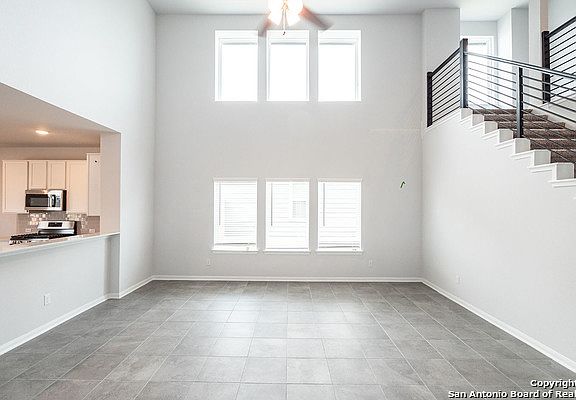 3rd image of 141 Porcupine Lane