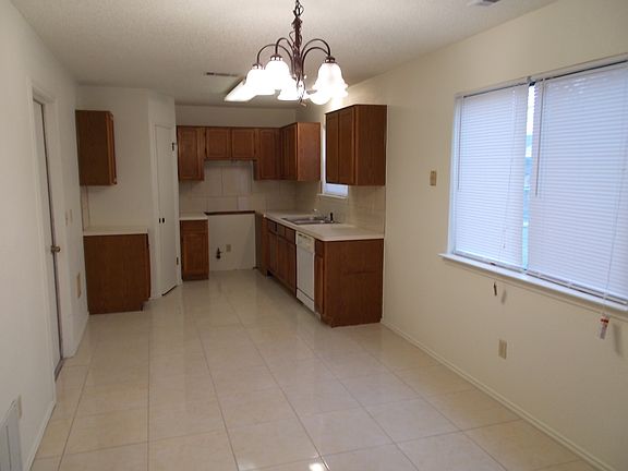 2nd image of 4302 Mesa Dr