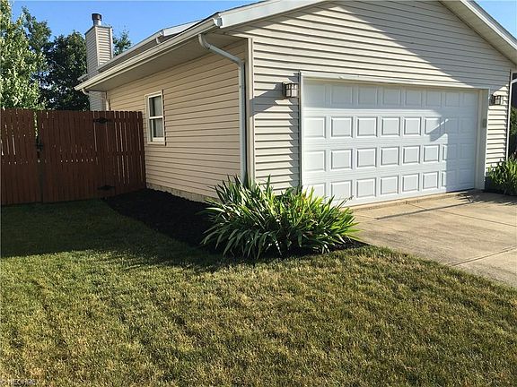 3rd image of 4776 Baywood Dr