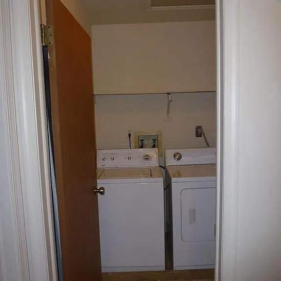 3304 Stonehedge Rd — Photo 8