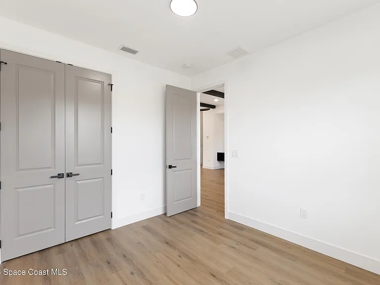 1133 Hanover Ave SW — Photo 5