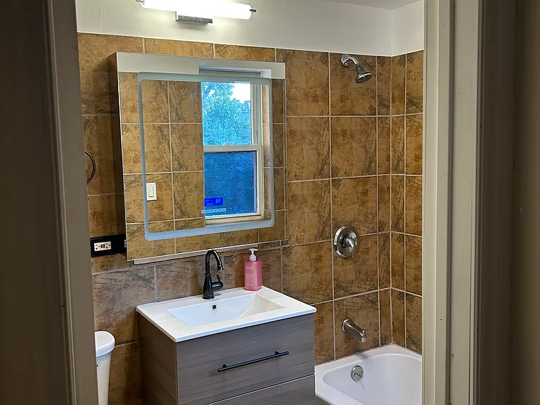 548 E 61st St #3 — Photo 7