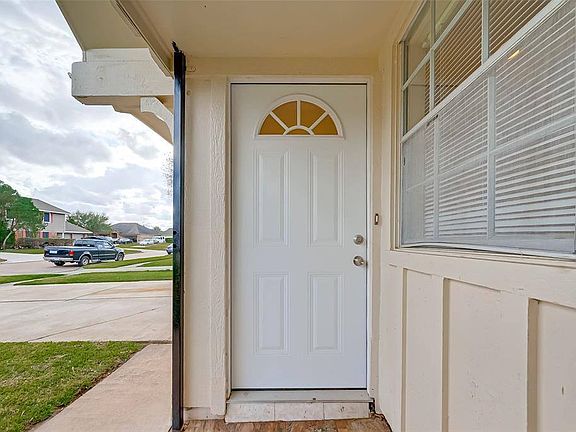 3rd image of 4014 Cheryl Lynne Ln