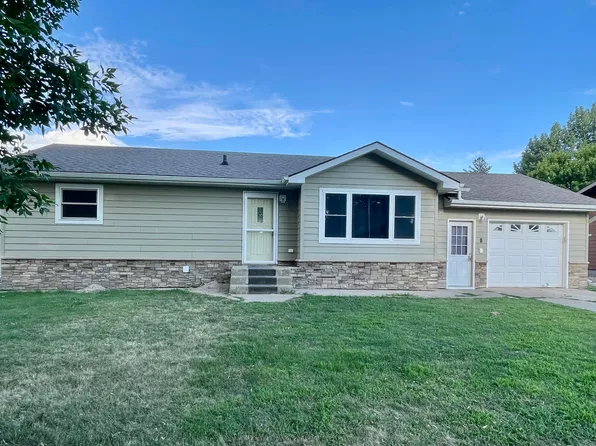 814 7th Ave W, Mobridge, SD 57601