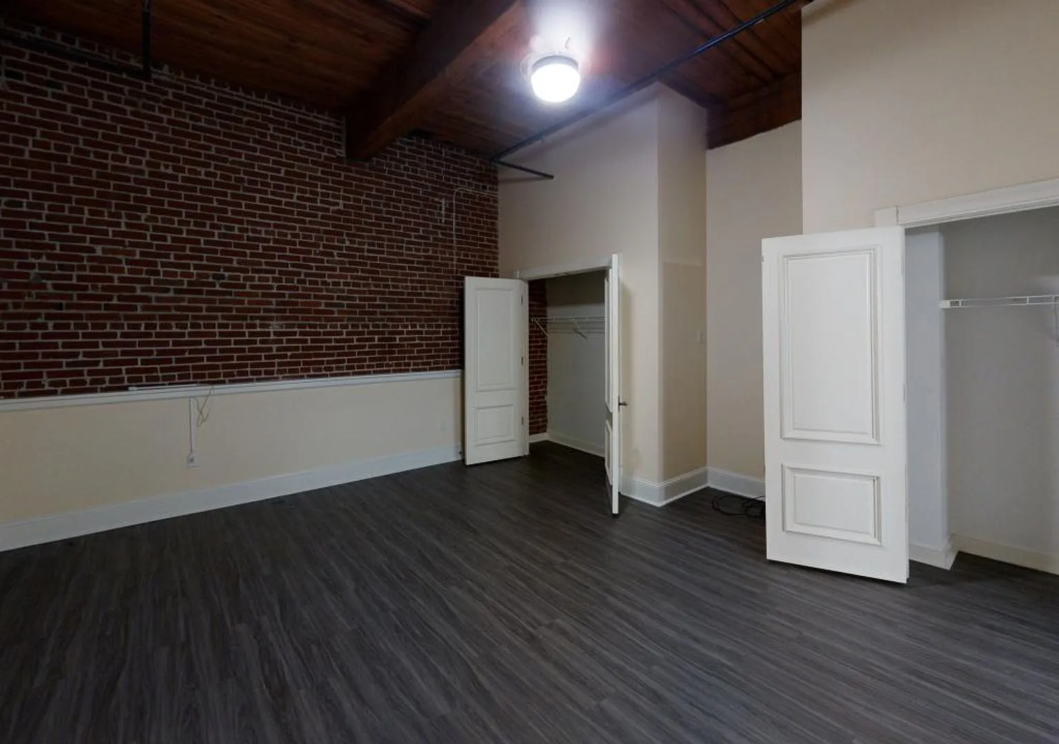 East Bank Lofts in the heart of the Washington Ave Loft District — Photo 3