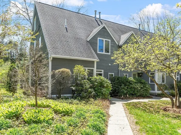 4 Greenfield Ln #4, Concord, MA 01742
