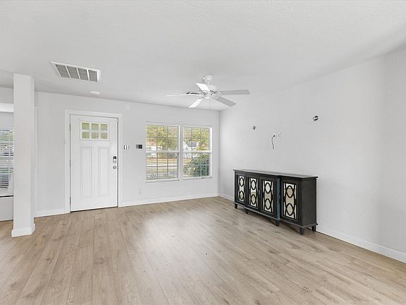 3rd image of 5625 Birchman Ave