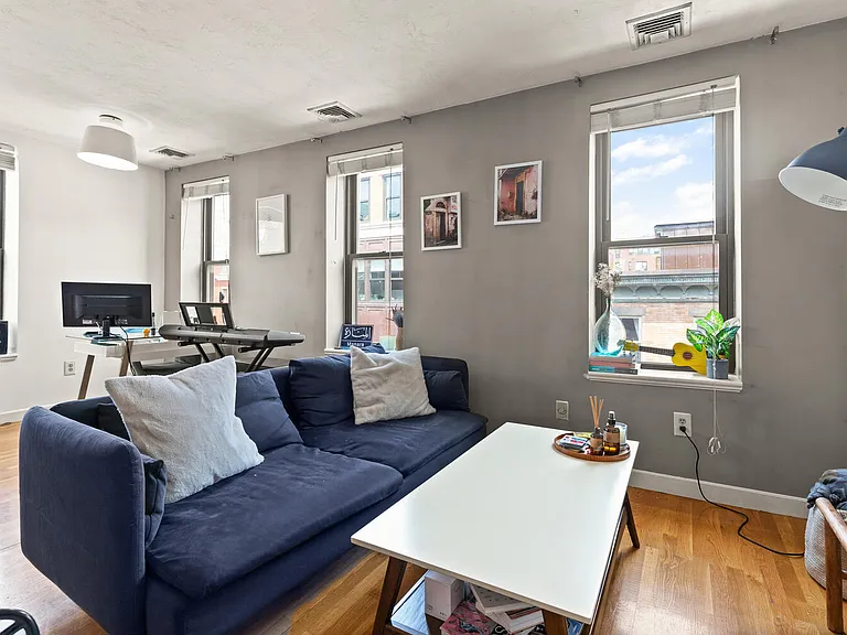 5 Grove St #7 — Photo 1