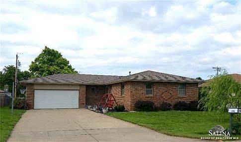 1st image of 405 Gail Dr