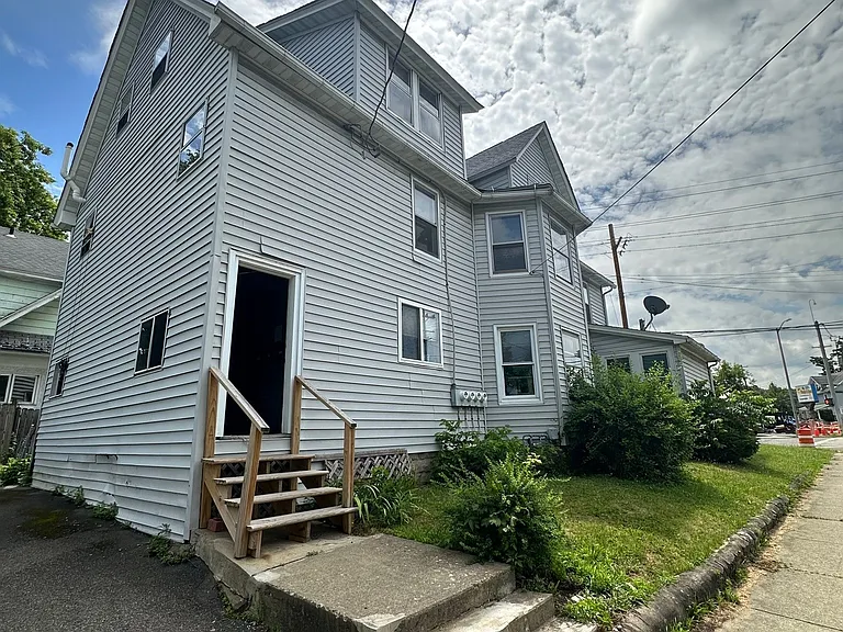 1801 E Main St #3 — Photo 11
