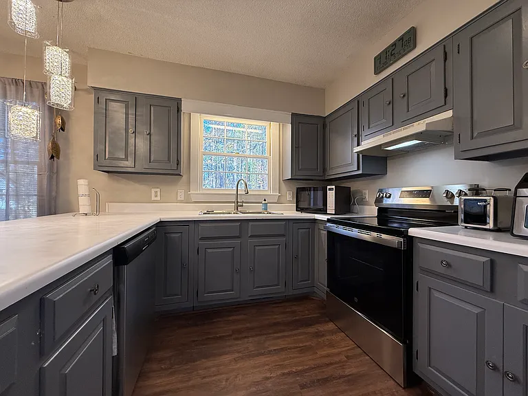 505 Westbrook Dr — Photo 8