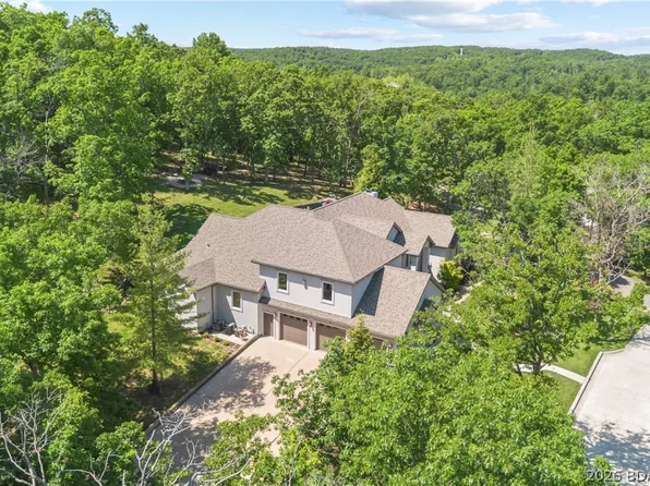 1523 Point Happy Dr, Camdenton, MO 65020