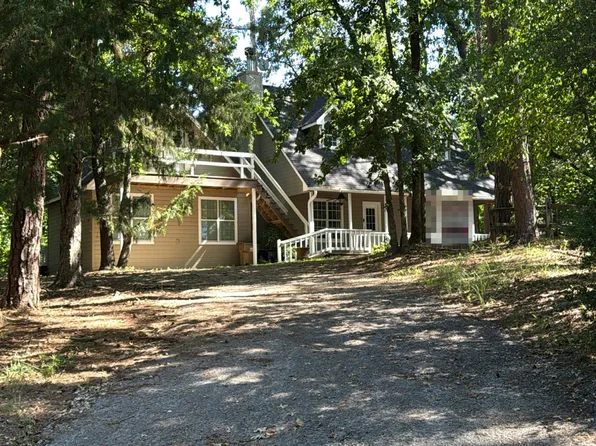 221 Butternut Gln, Holly Lake Ranch, TX 75765