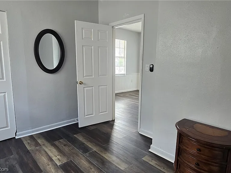 401 S Franklin St — Photo 11