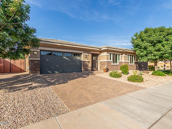 3rd image of 21388 E PECAN Lane