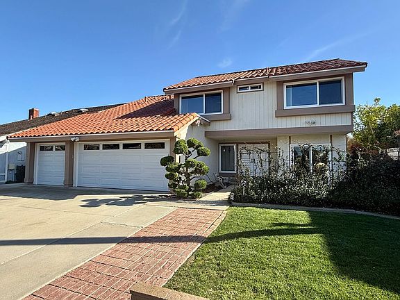 4th image of 18402 Oxboro Ln