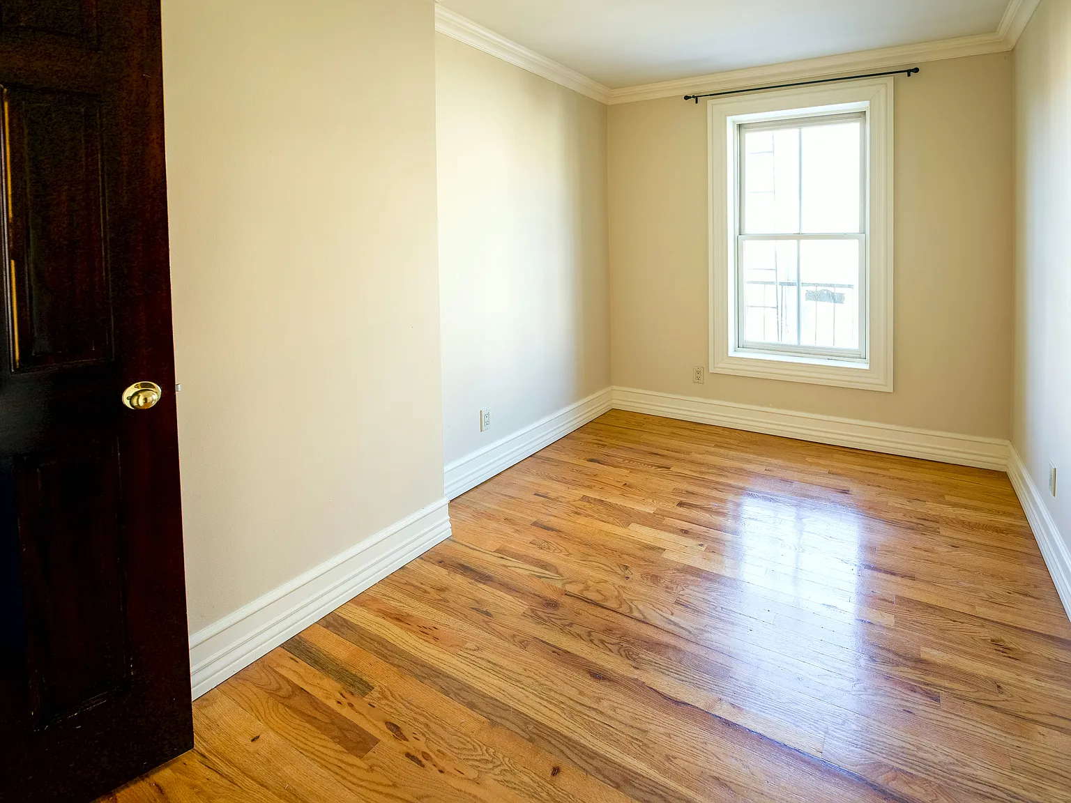 2 bed, 650 sqft, $3,695 — Photo 4