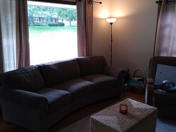 3rd image of 11641 W Woodside Dr